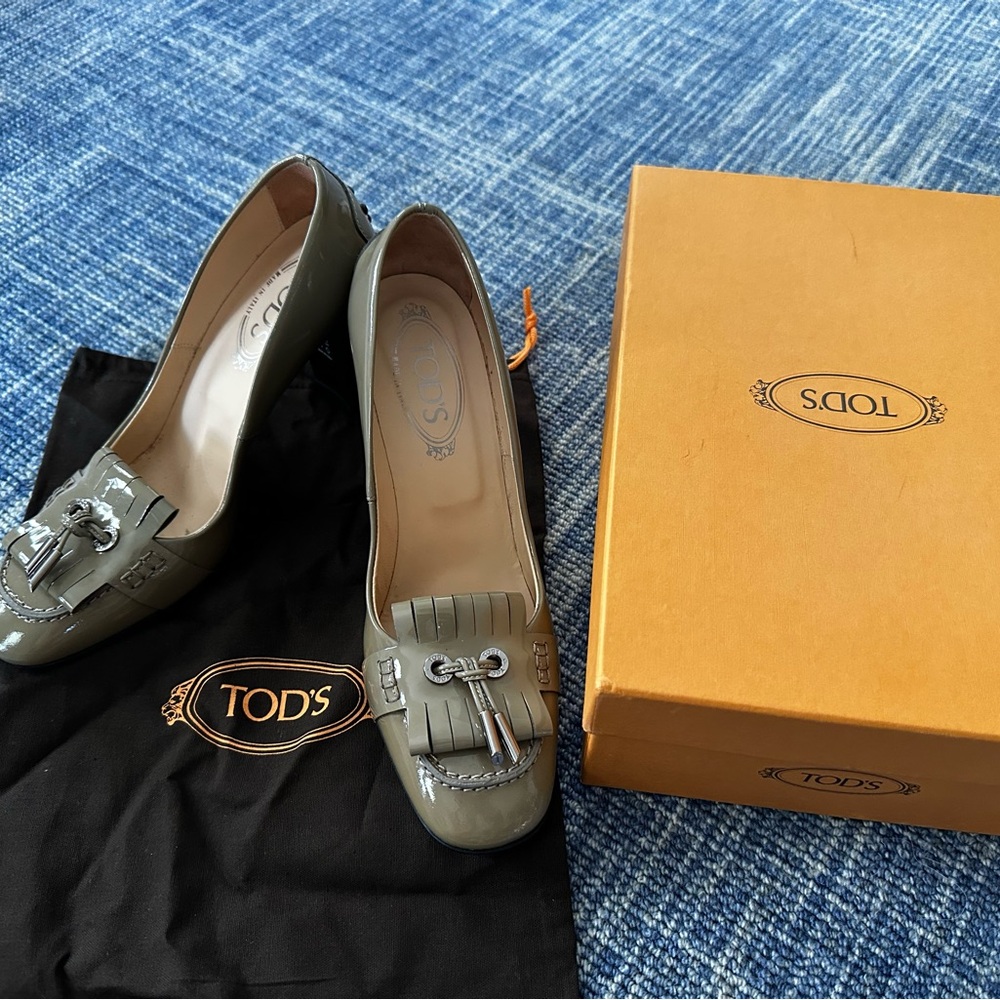 Tod's Women's Patent pumps like new